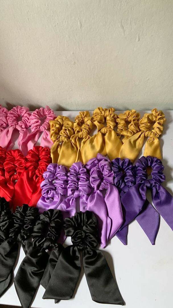 HAIR SCRUNCHIES