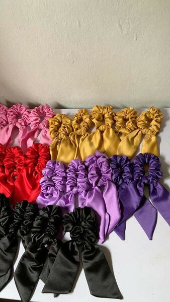 HAIR SCRUNCHIES