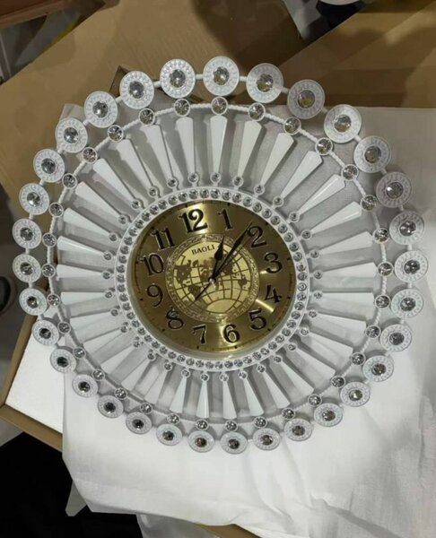 Horloge Murale Design Éclatant