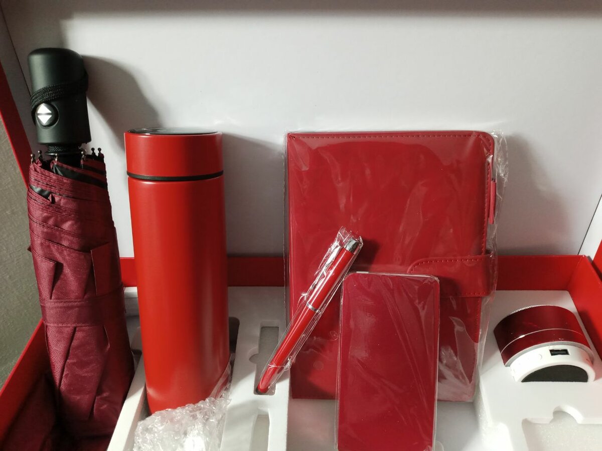 Ensemble de Cadeaux de Bureau Rouge