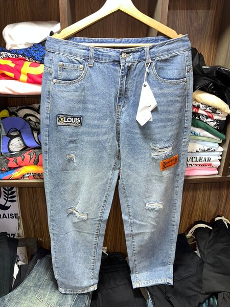 Jean décontracté déchiré