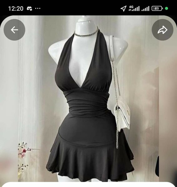 Robe noire évasée élégante