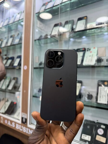 16 pro 256Go écran iCloud