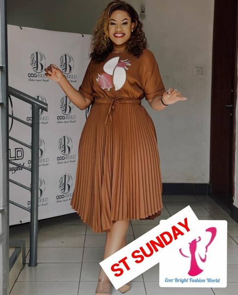 Robe plissée élégante