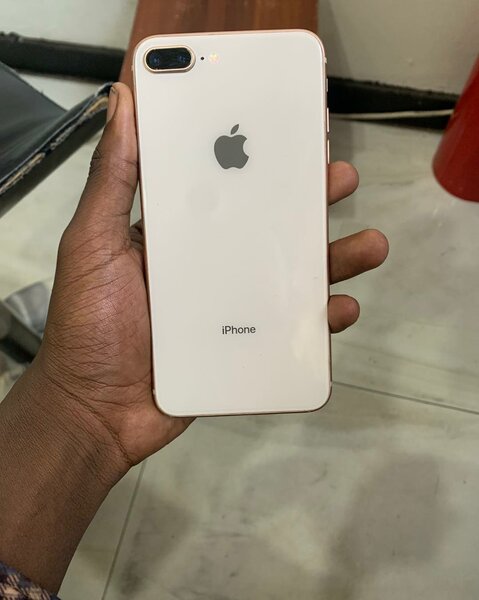 iPhone 8+ 
