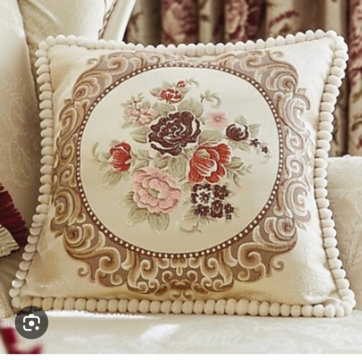 Coussins décoratifs fleuris élégants