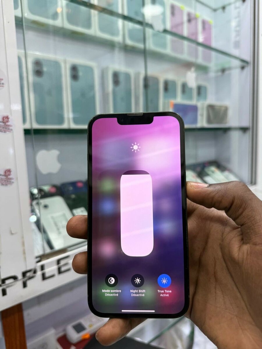 iPhone 13 128go en bon état