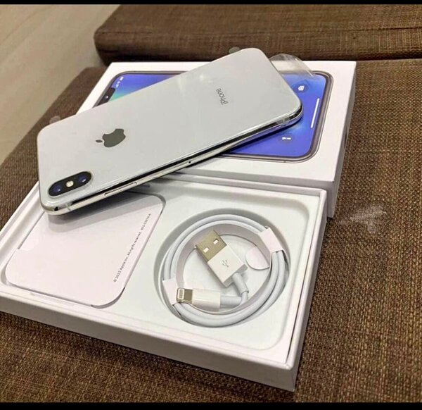 iPhone X argent 64Go