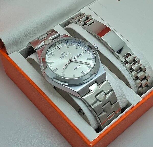 Montre Delux Quartz Argent
