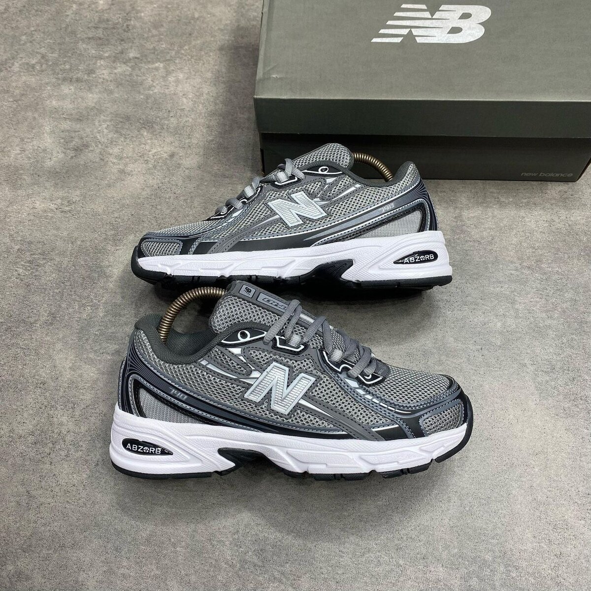 Baskets New Balance 1906R Gris