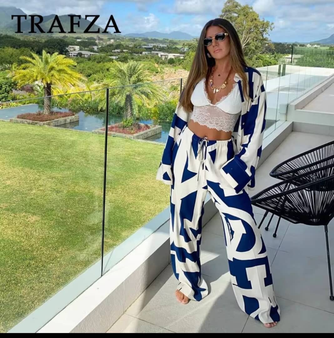 Ensemble à motifs bleu et blanc