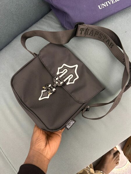 OFFRE SPÉCIALE SAINT-VALENTIN  SACOCHE TRAPSTAR À PRIX I