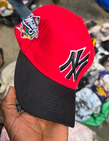 Casquette de baseball NY rouge