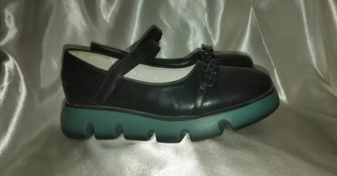 Туфли на учёбу.