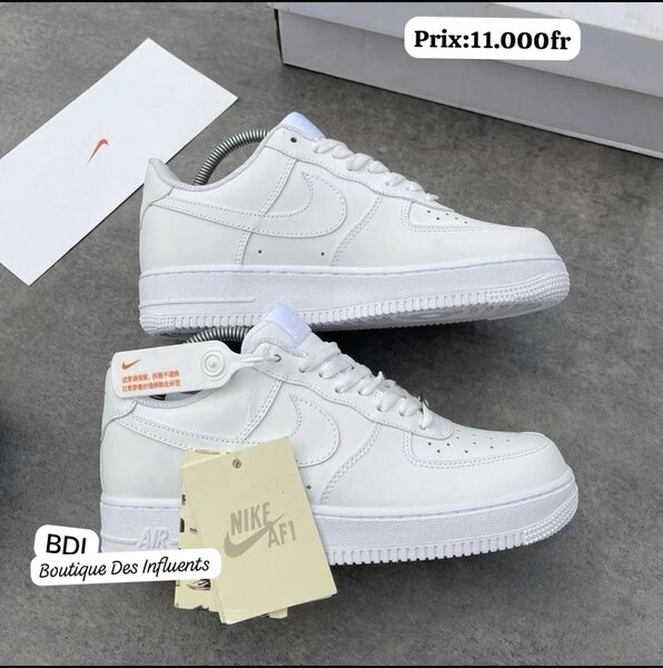 Baskets Unisex Noire et Blanche