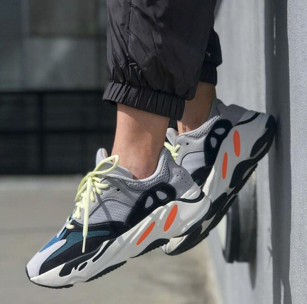 Baskets yeezy 700 original