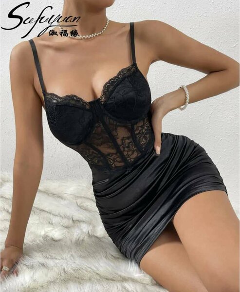 Robe noire en dentelle sexy