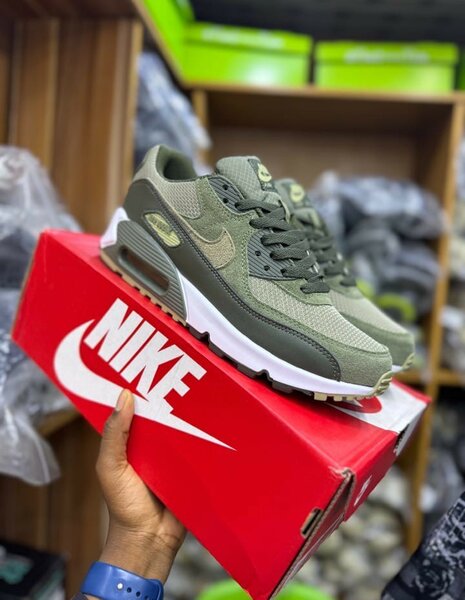 NIKE AIRMAX