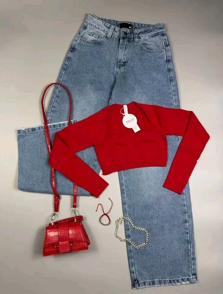 Ensemble tendance rouge et denim