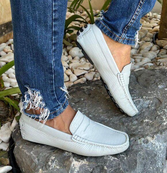 Mocassins blancs en cuir homme