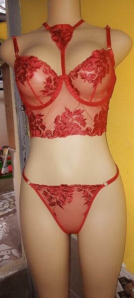 Lingerie rouge