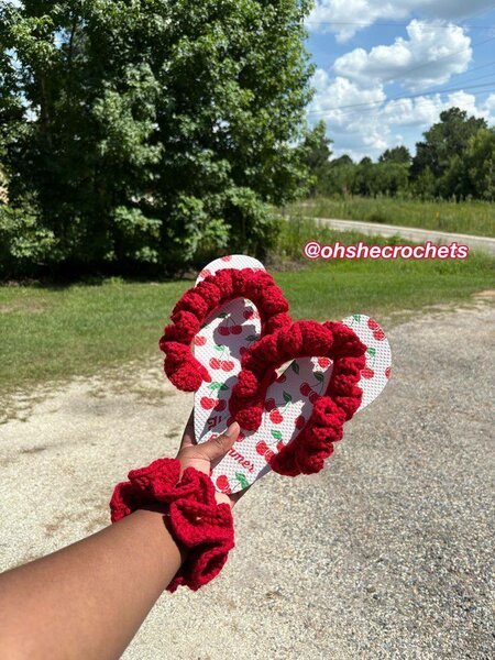 Chaussures et chouchou tricote