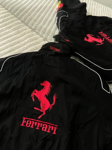 Гоночная куртка феррари