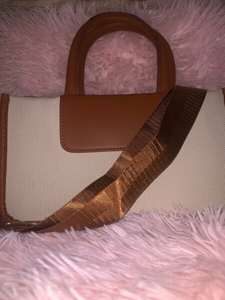 Sac à main en cuir et toile