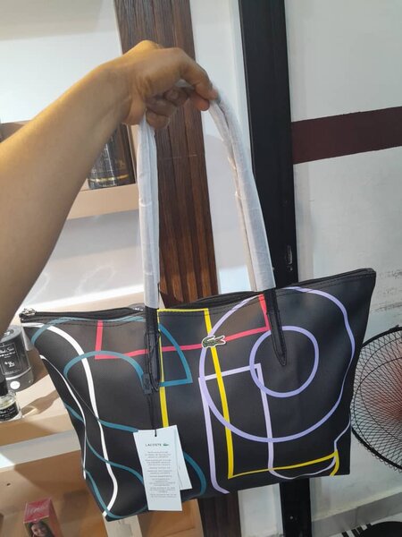 sac caba lacoste avec motifs