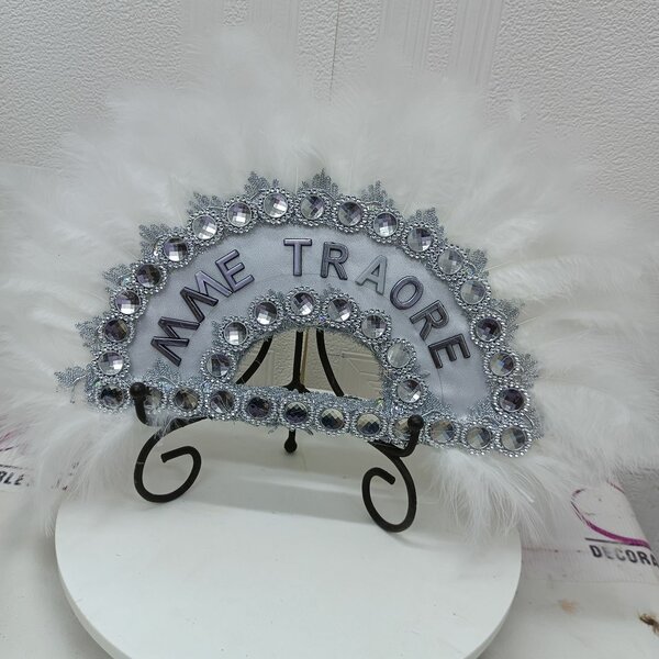 Éventail  VVIP avec plumes