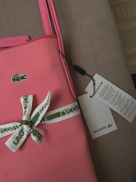 Sac fourre-tout Lacoste élégant