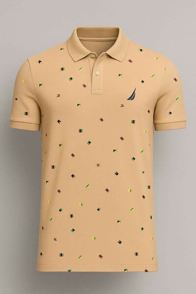 Polo beige à motifs colorés