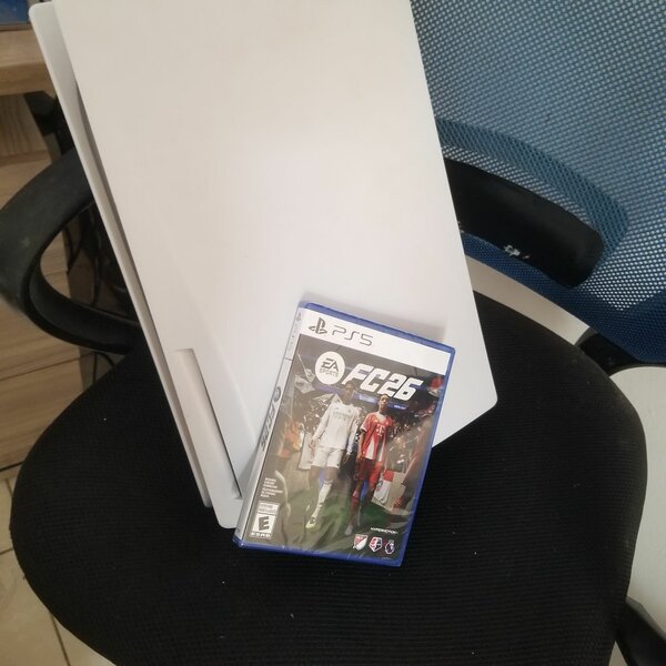 Console PS5 avec Jeu FC