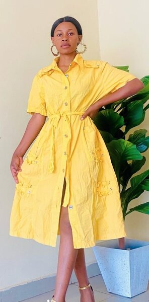 Elegant yellow dress m