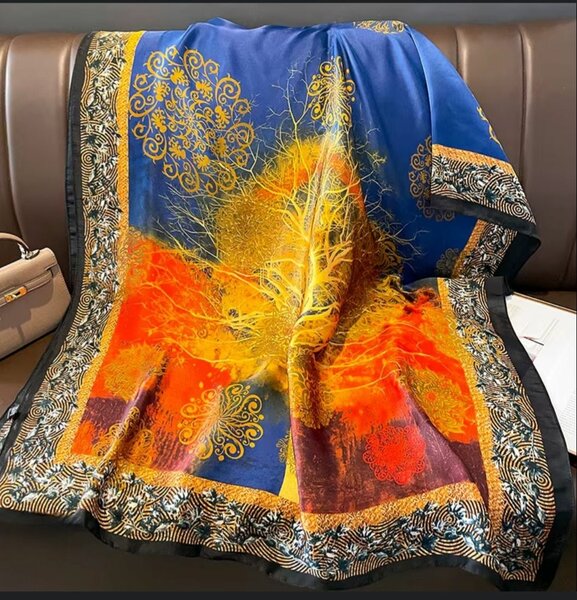 Écharpe soie imprimée élégante