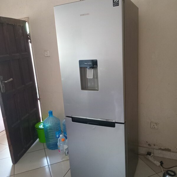 Stove,fridge and dinning suit