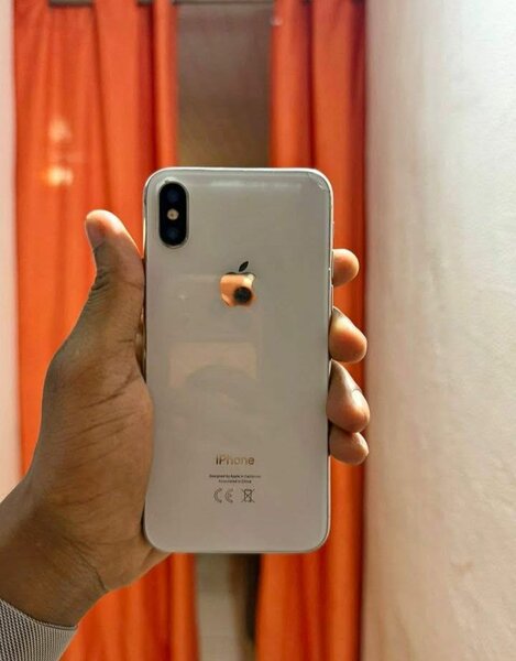 iPhone X 64 Go Argent