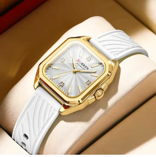 Montre Femme Dorée Élégante