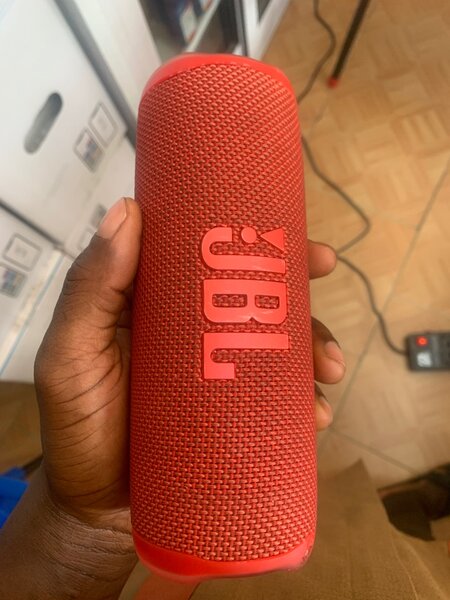 JBL FLIP6 Bluetooth speaker