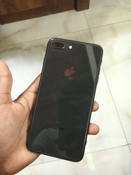 iPhone 8 Plus Noir 64GB