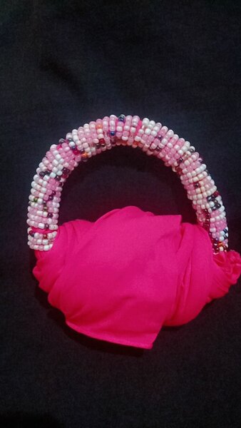 Serre-tête perlé élégant