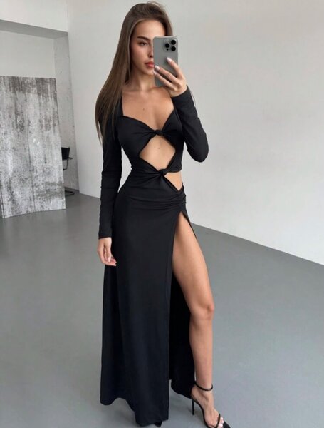 Платье с вырезами