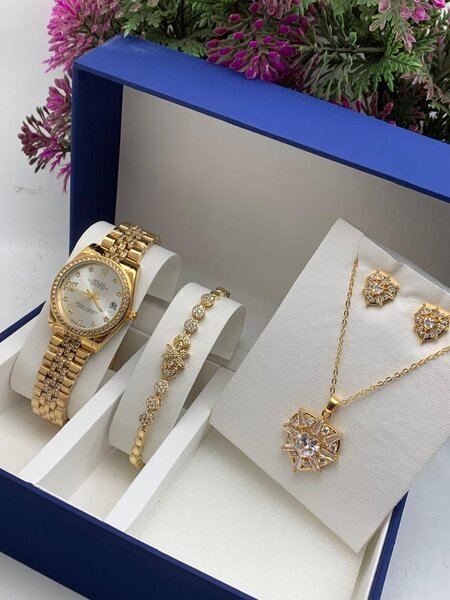 Stainless steel jewelry gift set Price 350 cedis