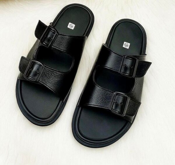 Sandales Noires à Boucles Élégantes