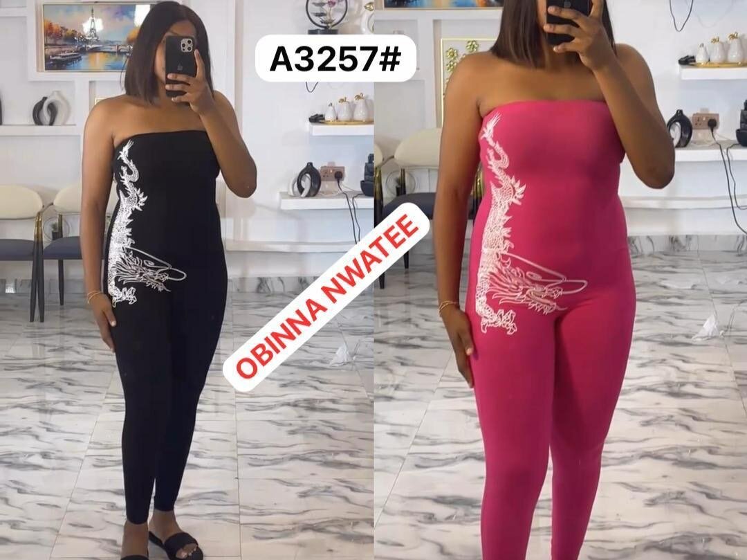 Robe élégante noire fendue