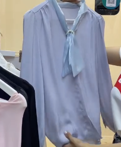 Блузка женская голубая