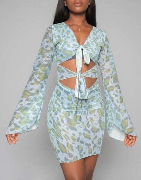 Robe imprimée à découpes