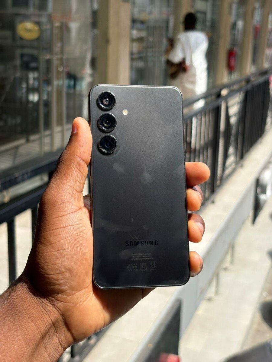 SAMSUNG GALAZY S24 128GB AVAILABLE️