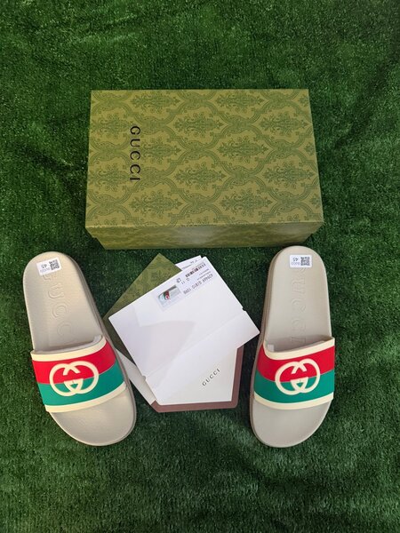 Sandales Gucci tendance unisexe