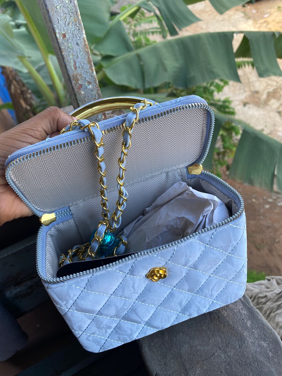 Petit sac à main élégant femme